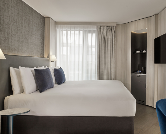 Camera con letto queen size